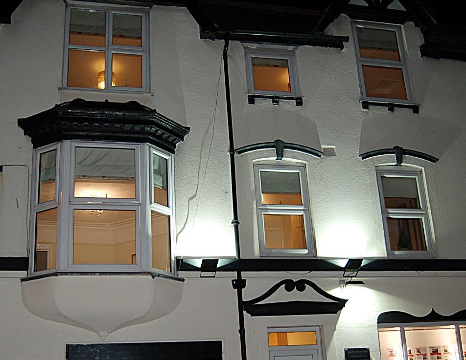 Saint Cadfans Lodge タウィン エクステリア 写真