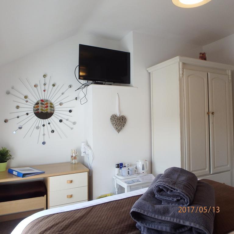 Saint Cadfans Lodge タウィン エクステリア 写真